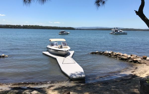 Y Понтон для катера 6 м